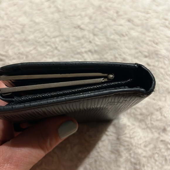 Louis Vuitton Epi Kiss Lock Wallet Black Authentic - Picture 9 of 9